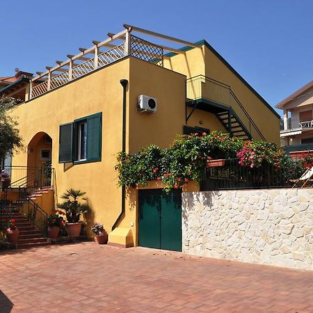 B&B Stella Marina Ачи-Трецца Екстер'єр фото